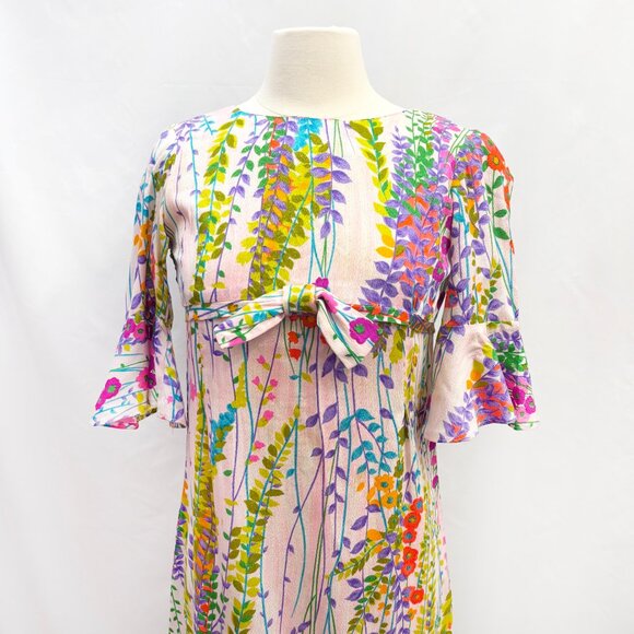 Vintage floral maxi dress with bow detail and bell sleeves - fits like a small - Picture 3 of 3